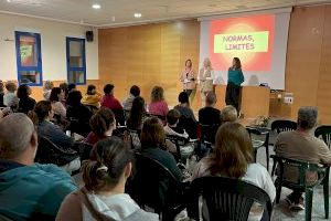 50 personas en la primera charla de la II Escuela de Madres y Padres