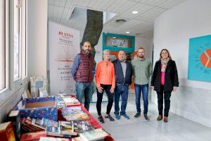 La Biblioteca de l’Alfàs en su 40 aniversario saca los libros a la calle