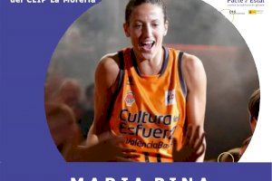 La jugadora de la selecció espanyola de bàsquet María Pina visita les Coves de Vinromà aquest dijous 24 de noviembre