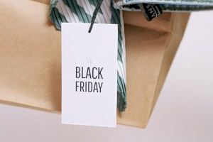 Alerta Black Friday: la OCU denuncia que el 99% de las rebajas anunciadas no son reales