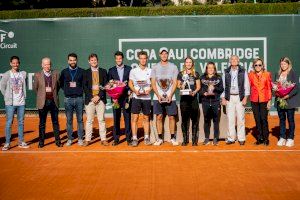 Bassols y Krutykh se adjudican los trofeos en una semana grande en el Club de Tenis Valencia