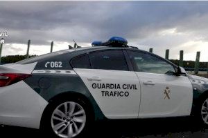 La Guardia Civil rescata a un bebé de tres meses a punto de morir durante un atasco en Valencia