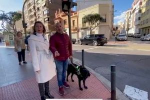 Carrasco se compromete a hacer accesibles los semáforos de Castellón