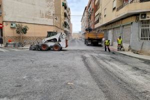El Ayuntamiento de Elda inicia las obras para la mejora de la accesibilidad y el asfalto de las calles Tabarca y El Huerto