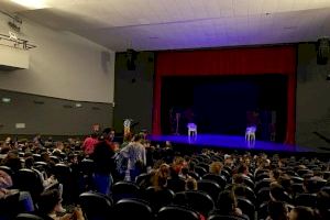 Teatro en Casa de Cultura para jóvenes de sexto de primaria