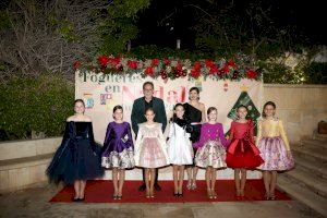 Los niños y niñas de les Fogueres celebran la Navidad