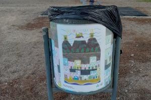 El Ayuntamiento de Almenara decora las papeleras con los dibujos del concurso escolar para fomentar el reciclaje y la separación de residuos