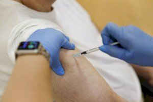 Sanidad llama a vacunarse de la gripe a las personas que todavía no lo hayan hecho