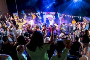 Trobadorets cierra el año en Vilafranca en una gran fiesta familiar