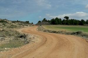 Villena culmina la reparación de los caminos de La Encina y Alhorines afectados por la DANA de 2019