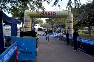 Martín Eslava y Sara Modrego ganan la San Silvestre de El Campello