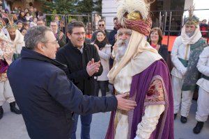 L’Emissari Reial Jacobo anuncia l’arribada dels Reis Mags a Ontinyent