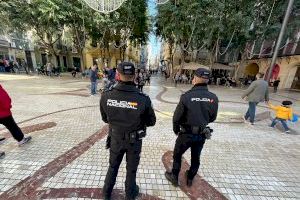 Sorprendidos in fraganti cuando iban a robar en un comercio de Elche