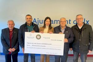 La Asociación de Belenistas de Elche y la Concejalía de Fiestas entregan un donativo de 1.250 euros a Aspanion para niños con cáncer