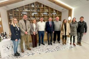 El ministro de Agricultura visita la Cooperativa de Viver, que reclama más facilidades para el cooperativismo