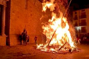 Vistabella celebra el fuego de Sant Antoni