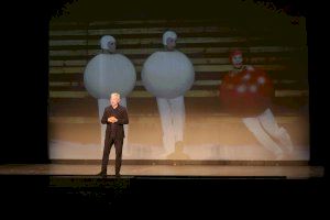 Carles Sans triunfa en el Teatro Mónaco de Onda con su espectáculo ¡Por fin solo!