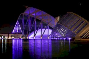 La Ciutat de les Arts i les Ciències se ilumina de morado por el Día Internacional de la Mujer