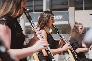 La Banda Sinfónica de Mujeres de la FSMCV actúa en La Marina de València con un homenaje a todas las mujeres artistas