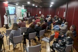 El Hospital Universitario del Vinalopó conmemora el Día Mundial del Riñón con la exposición “Luces en la oscuridad”