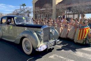 Las Falleras Mayores de València dan la salida a la 52 edición del Rally de Fallas