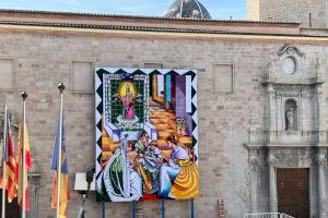 Burriana rinde homenaje al pintor Juan González Alacreu con el tapiz de Fallas 2023