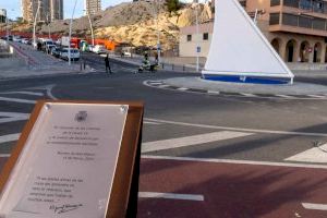 Centenares de vecinos rinden en Benidorm homenaje a las víctimas de la COVID-19