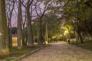 Un centenar de joves de L'Eliana s'enfronten violentament a la Policia Local i la Guàrdia Civil