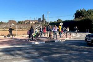 Aprobada por unanimidad la moción de VOX Elche que exige la instalación inmediata de semáforos frente al Colegio Els Garrofers, en Algoda