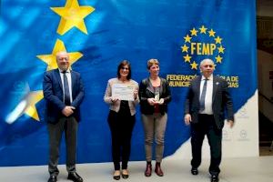 Aspe recibe un premio nacional por su prevención del absentismo y la mejora de la convivencia escolar