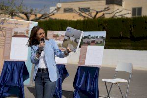 María Tormo defiende en la playa de Almassora los recursos para un núcleo urbano que supera en número de vecinos a Cabanes