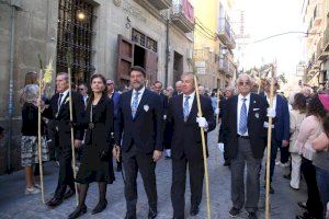 Barcala ensalza la restauración de la imagen de Jesús en Samaria antes de procesionar con los Jesuitas como antiguo alumno