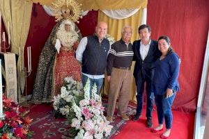 Giner participa en el tradicional almuerzo de Jueves Santo en la Cofradía de Granaderos del Grao