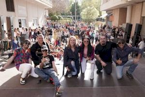 La Ludoteca d’Ontinyent dóna la benvinguda a la Pasqua amb una multitudinària festa al parc del Mestre Ferrero