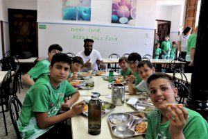 El TAU Castelló visita a los participantes en el Campus de baloncesto de Segorbe