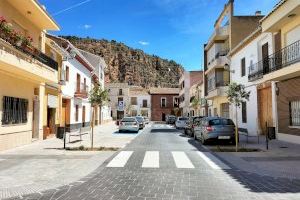 Les obres en la Plaça Cervantes i els seus carrers adjacents a Olocau entren en l’última fase