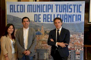 Francesc Colomer entrega los distintivos ‘Sicted’ de calidad turística a 12 entidades y servicios turísticos de Alcoy