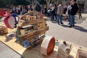 Castelló celebra el Día de la Madre Tierra con un grito de la ballena ‘Romalda’ por el clima