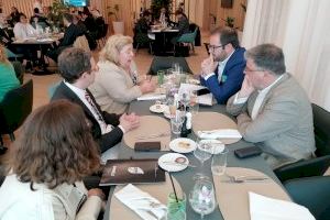 Villena busca en Bruselas recursos para la promoción agrícola local y colaboración en materia de defensa de los acuíferos