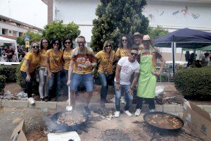 Milers de persones participen en la tradicional “festa dels paelles” de Nules