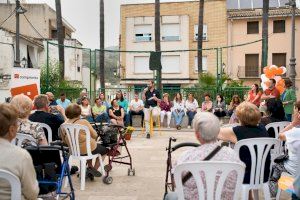 Compromís per Ròtova omplí la plaça Major per continuar dibuixant “el poble que estem fent” amb un il·lusionat equip