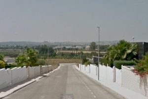 Un camionero herido al chocar contra un contenedor en San Fulgencio (Alicante)