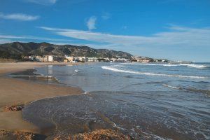 Alcossebre revalida sus cuatro banderas azules para las playas de Cargador, Romana, Moro y Manyetes