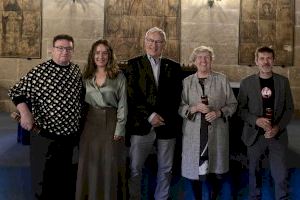 València entrega los premios al mérito cultural a la restauradora Pilar Roig, el dramaturgo Manuel Molins y el dibujante Paco Roca