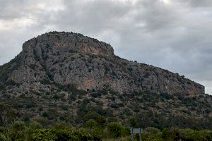 Prieto se compromete a adquirir la Penya Roja para convertir a Gandia en un destino de escalada internacional