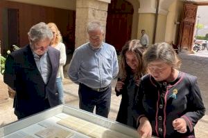 El archivo municipal expone sus fondos sobre la coronación de la Mare de Déu