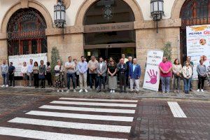 Sagunto guarda un minuto de silencio por los presuntos asesinatos machistas perpetrados en Las Palmas y Móstoles