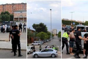 Impresionante despliegue policial en el barrio de La Coma de Paterna tras las últimas agresiones a médicos
