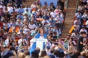 Catalá ensalza la figura de Rita Barberá: "Valencia se ha construido con ojos de mujer y lo va a volver a hacer"