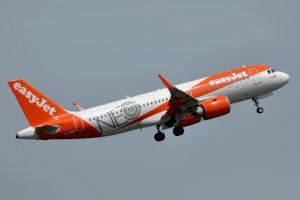 easyJet expande sus operaciones en España con una nueva base estacional en Alicante